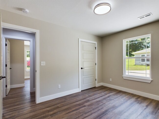 Building Photo - 100 Briana Villa Ln