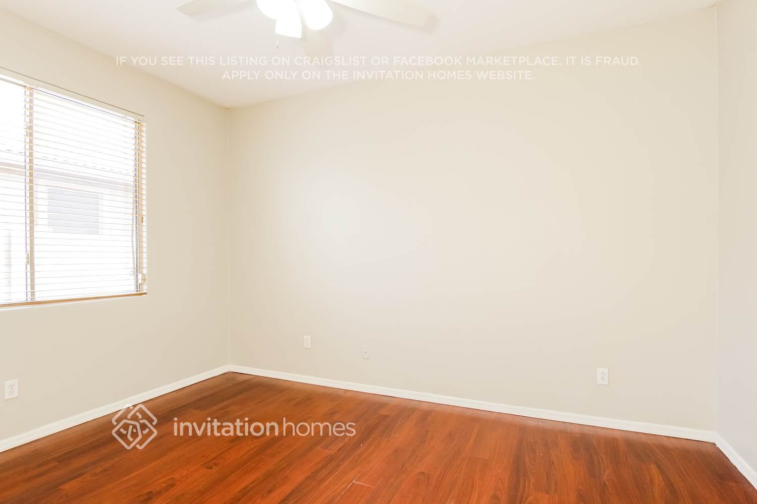 Building Photo - 3213 S 103rd Dr