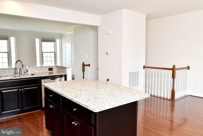 Building Photo - 5904 Leben Dr