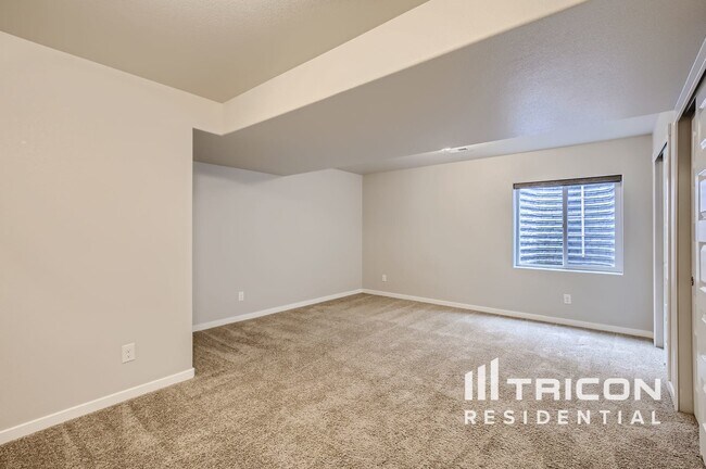 Building Photo - 5398 Chantry Dr
