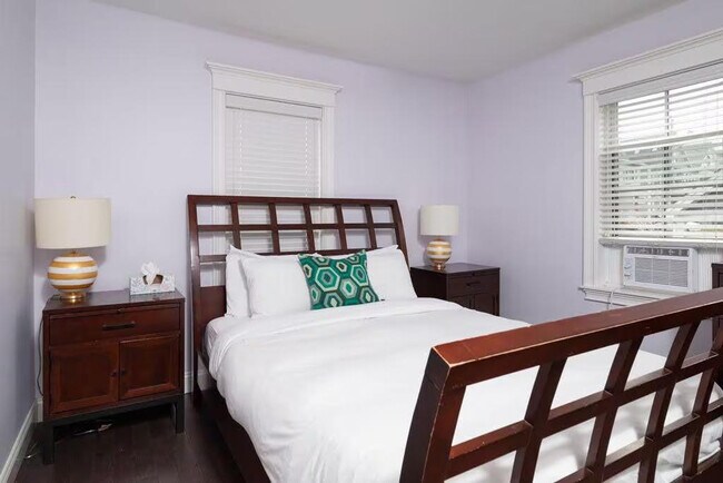 Building Photo - 22 Thurman St