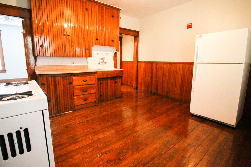 Kitchen - 567 Blackstone St