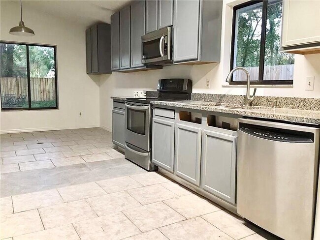 Building Photo - 5419 Stirrup Way