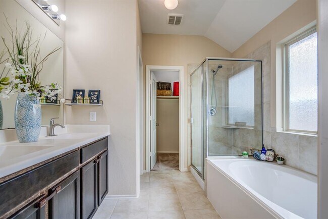 Building Photo - 6879 Dogwood Cliff Ln