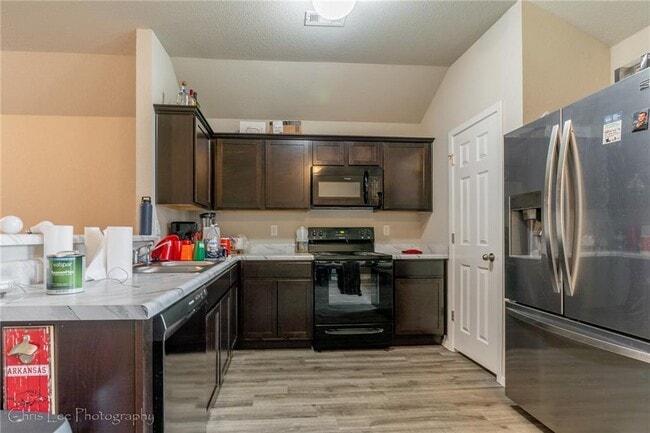 Building Photo - 4703 W Hoover Loop