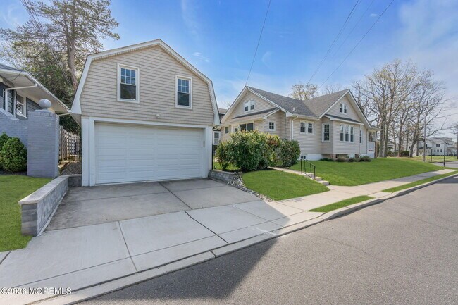 Building Photo - 115 Grassmere Avenue