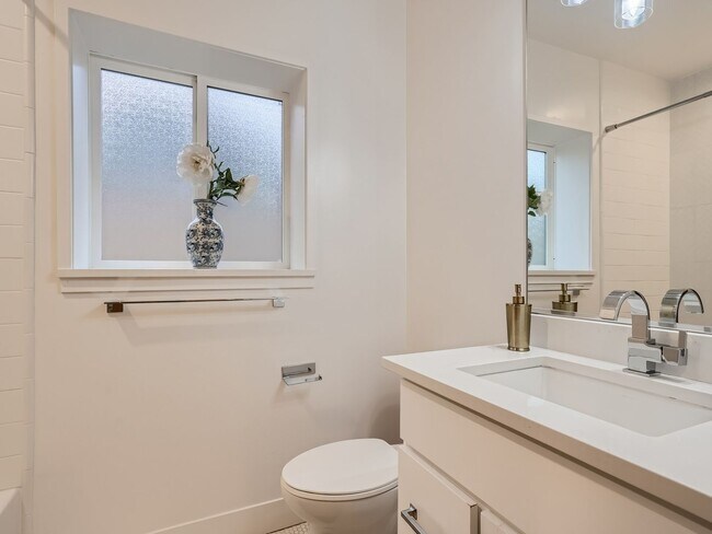 Building Photo - Short Term Rental Opportunity in Sloans Lake Area