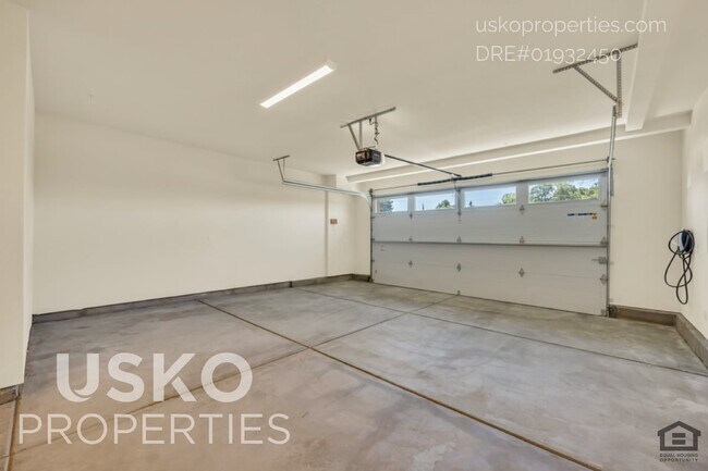 Building Photo - 7095 Soleil Wy