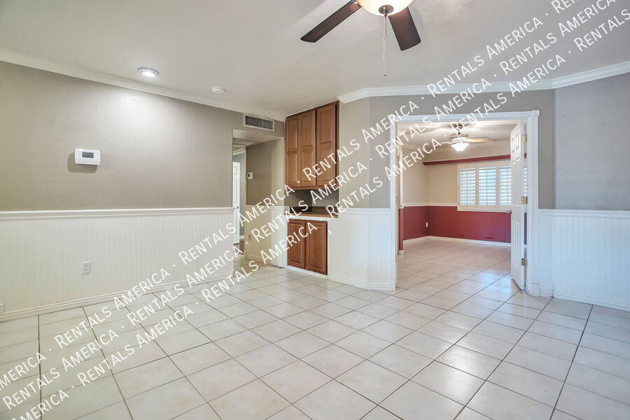 Building Photo - 4527 W Ruth Ave