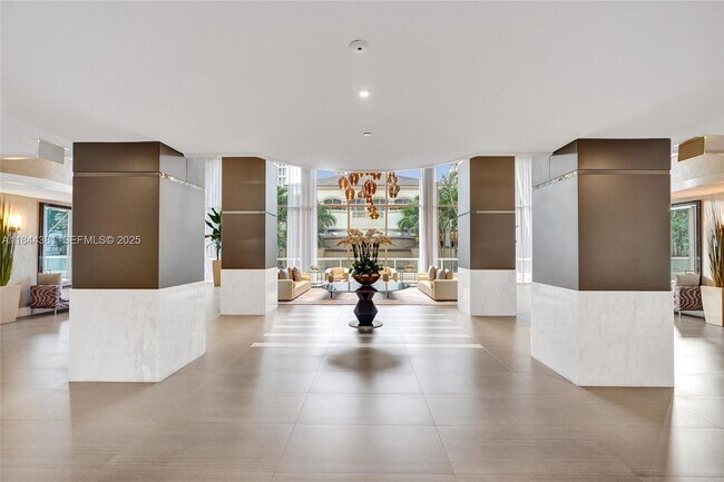 Building Photo - 21150 Point Pl