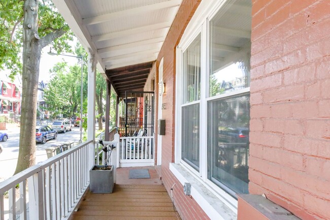 Building Photo - Classy Columbia Heights Row Home! 1/2 Off ...