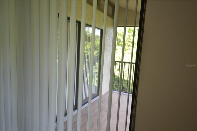 Building Photo - 226 Woodlake Wynde