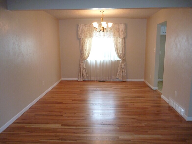 Dining Room - 3725 95th W Pl