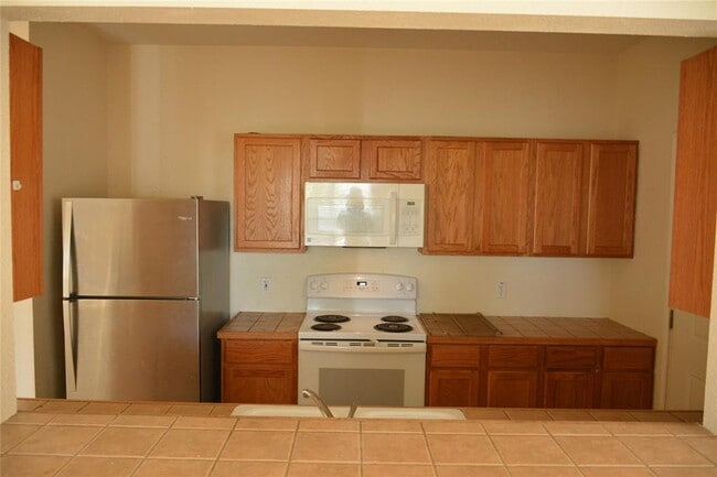 Building Photo - 112 Sandstone Dr