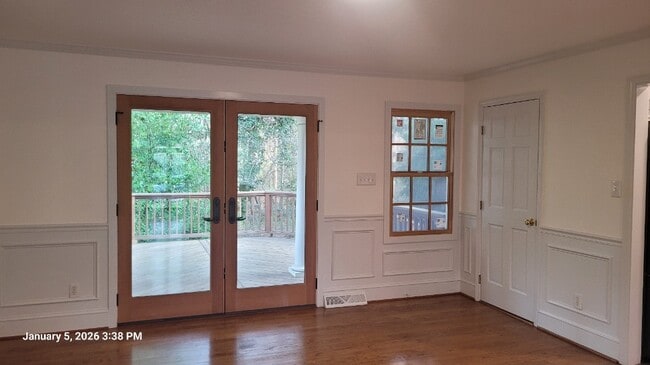 Building Photo - 2922 Hostetler St