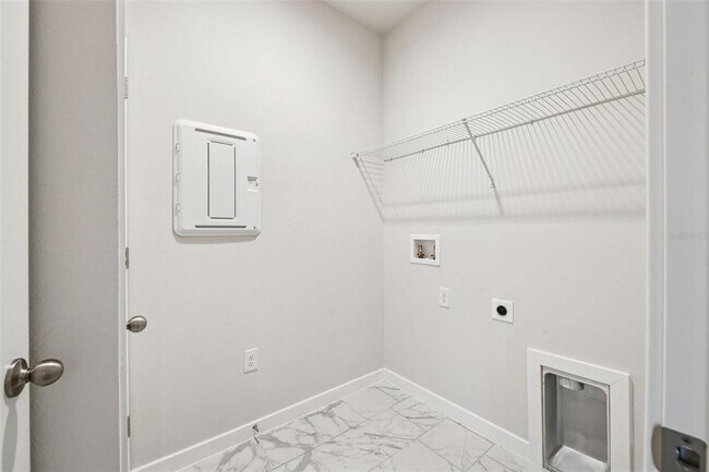 Building Photo - 536 E Beresford Ave