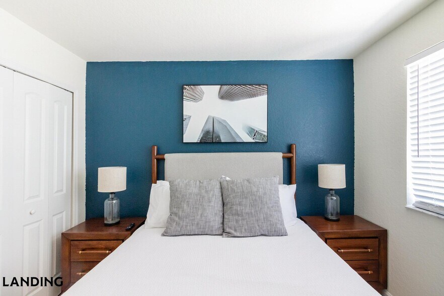 Building Photo - 1140 SE 24th Rd