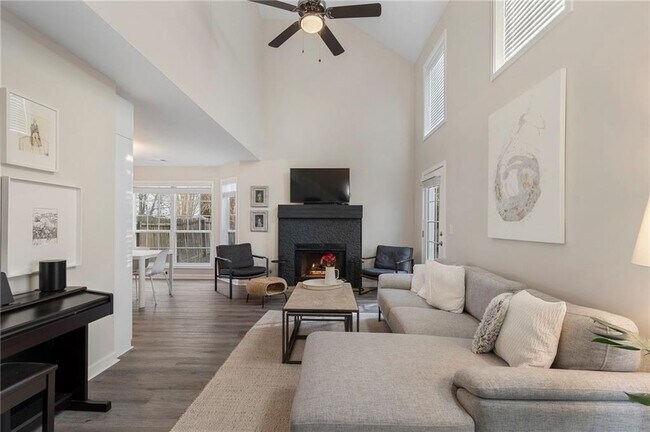 Building Photo - 3572 Avensong Village Cir