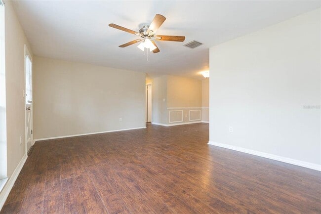 Building Photo - 4204 Newbury Dr