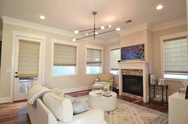 Building Photo - 8610 Ashland Way