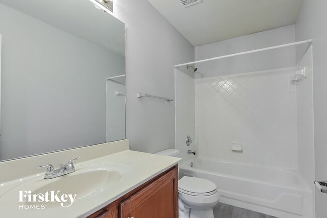 Building Photo - 901 Lands End Cir