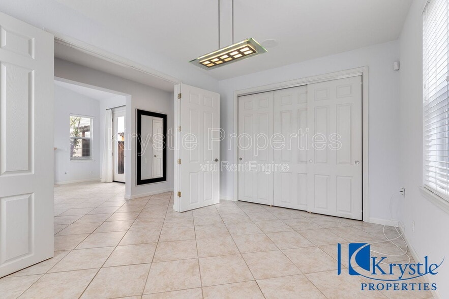 Building Photo - 1010 Madrone Ave
