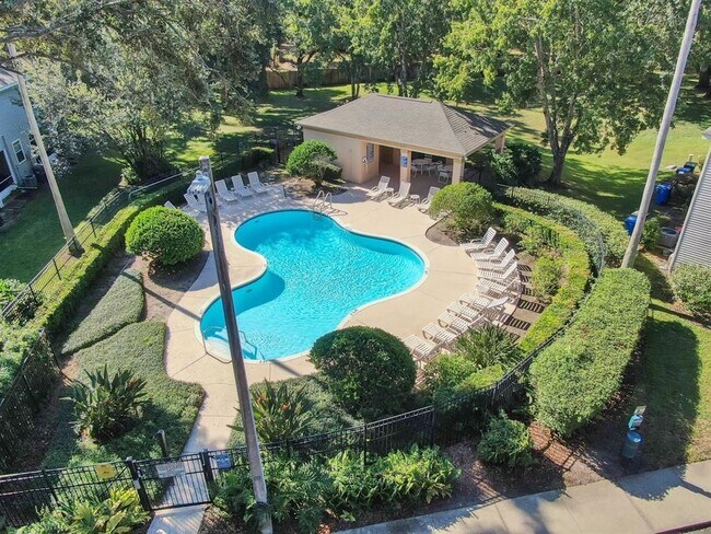 Building Photo - 2231 Golden Oak Ln