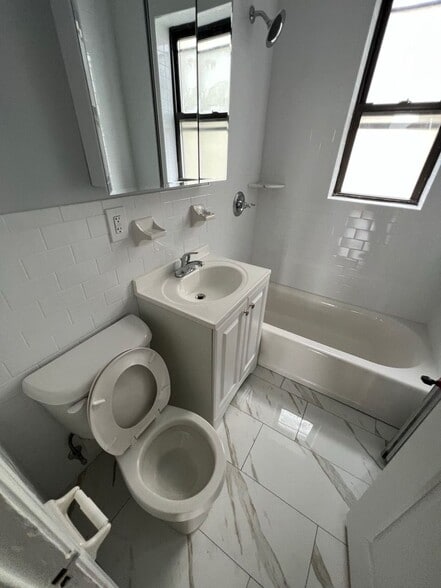 Interior Photo - Hill Manor - Renovated Apartments Near Tra...