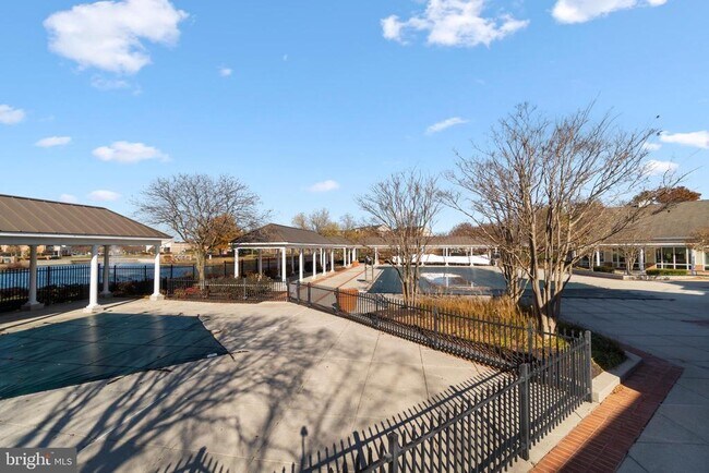 Building Photo - 705 Pine Drift Dr