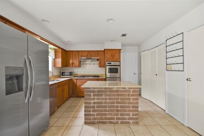 Building Photo - 3607 Cedar Gardens Dr