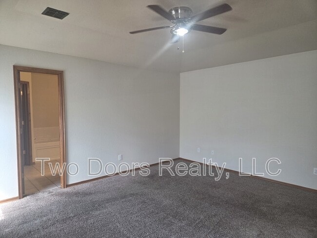 Building Photo - 5113 SE 80th St