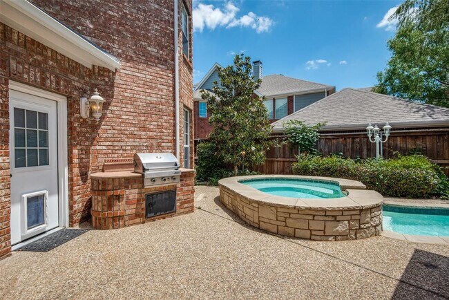 Building Photo - 452 Richmond St