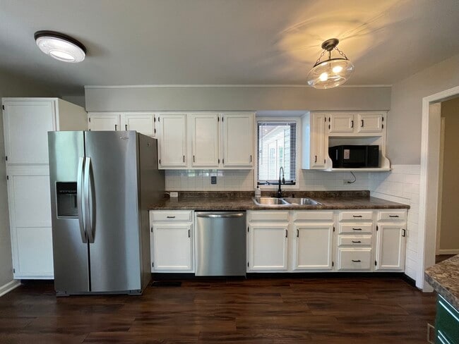Building Photo - 16819 Forest View Dr