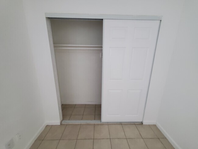 Building Photo - 2309 Grand Ave