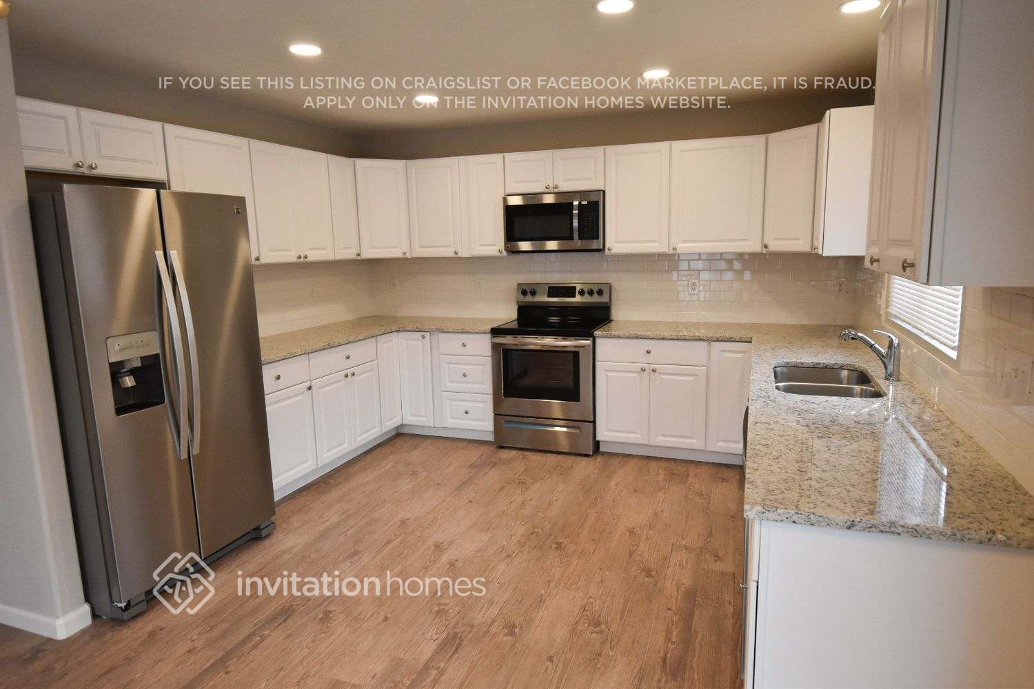 Building Photo - 8495 Bluegrass Cir