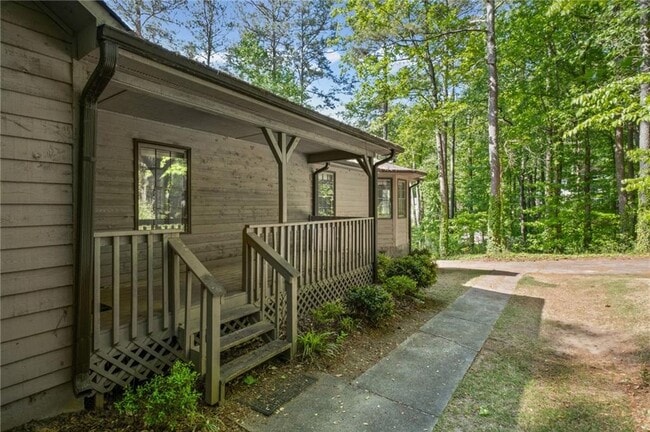 Building Photo - 1321 Timbercrest Dr
