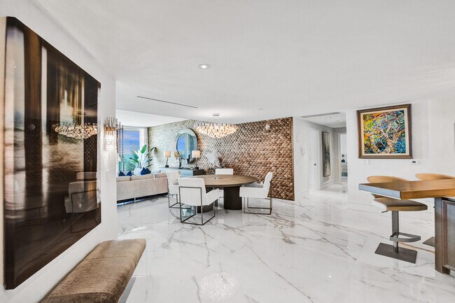 Building Photo - 525 N Fort Lauderdale Beach Blvd