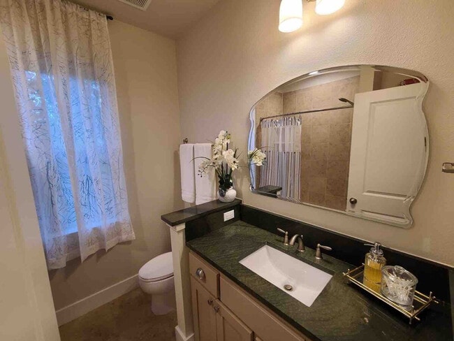 Building Photo - 1905 Frazier Ave