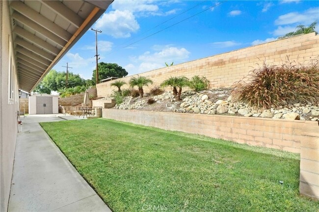 Building Photo - 1277 W 14th St