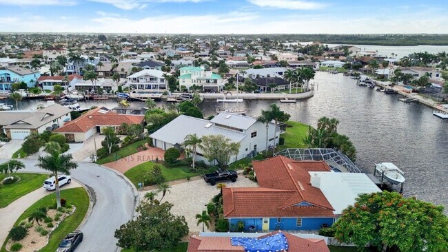 Building Photo - 5060 Porpoise Pl