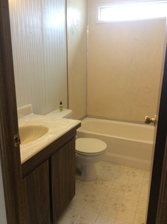 Building Photo - 595 Magnolia Way  Reno, NV 89506