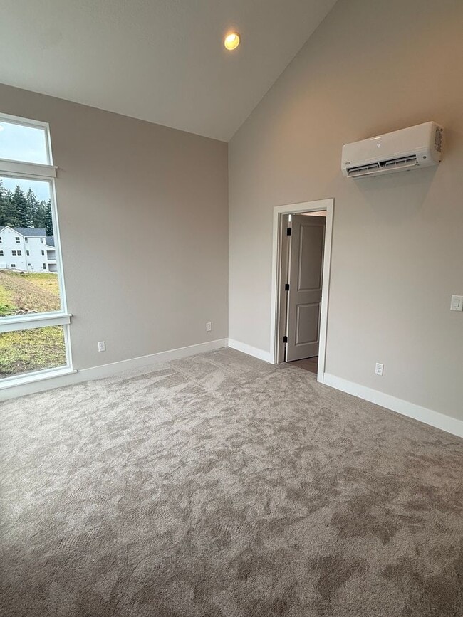 Building Photo - Goregous 3 Bedroom with Loft and Bonus Room! High Ceilings! Pantry! Keyless Entry! Double Oven & ...