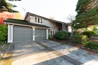 Building Photo - 4 bedroom in Renton WA 98058