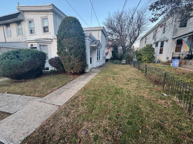 Building Photo - 224 N 65th St
