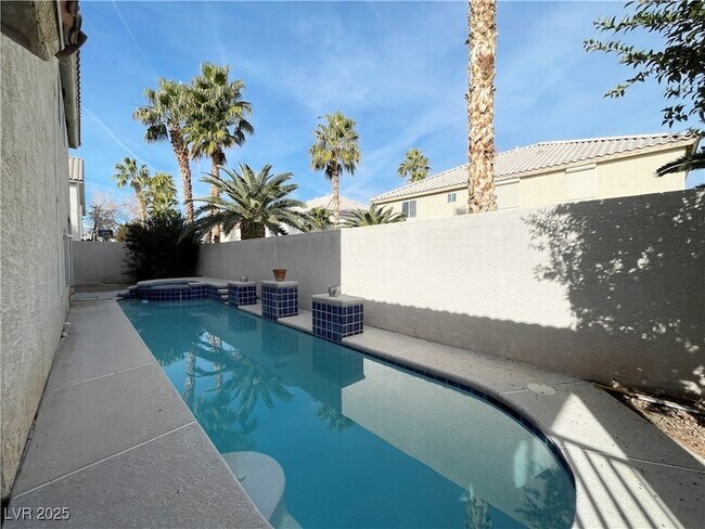 Building Photo - 7732 Crenshaw Way