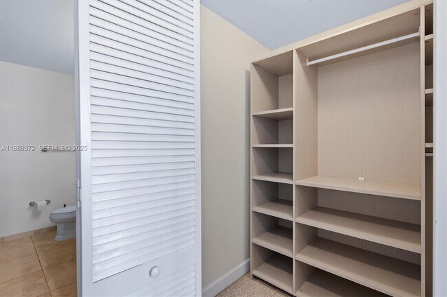 Building Photo - 55 Merrick Way