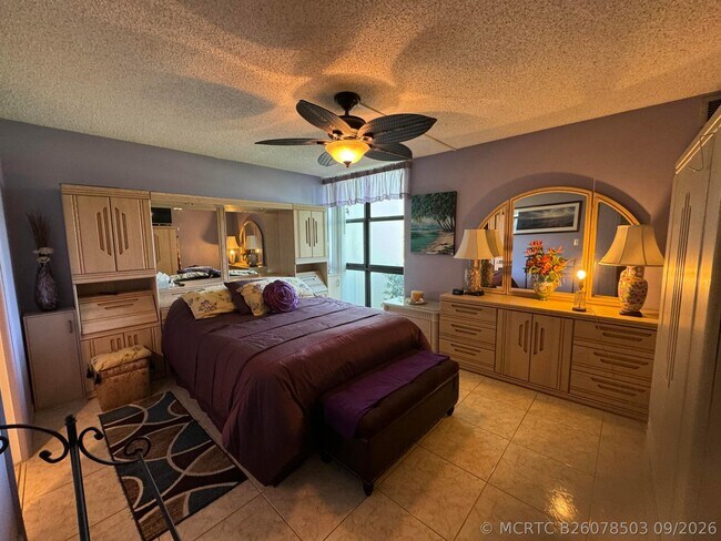 Building Photo - 1350 River Reach Dr