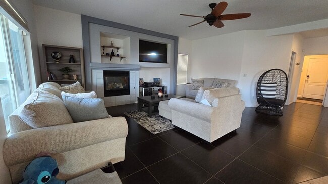 Building Photo - 2 story, 2 car garage, 5 bedroom, coveredpatio, All appliances. move in ready home with solar inc...