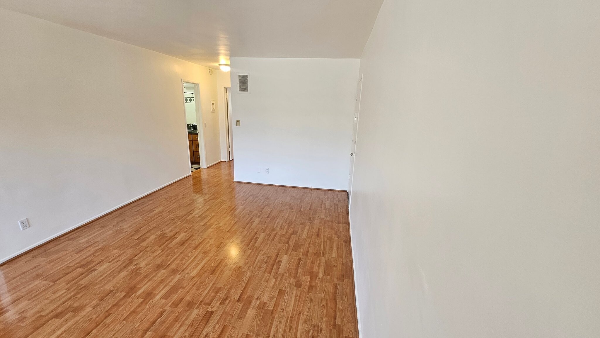 Building Photo - 1130 N Fuller Ave