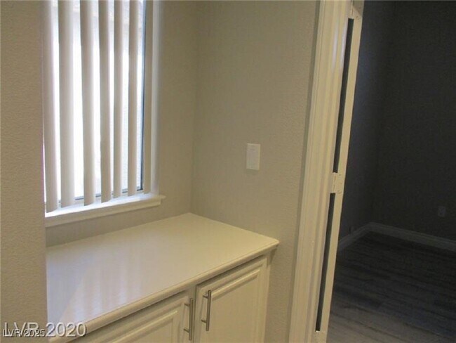 Building Photo - 4601 Savin Cir
